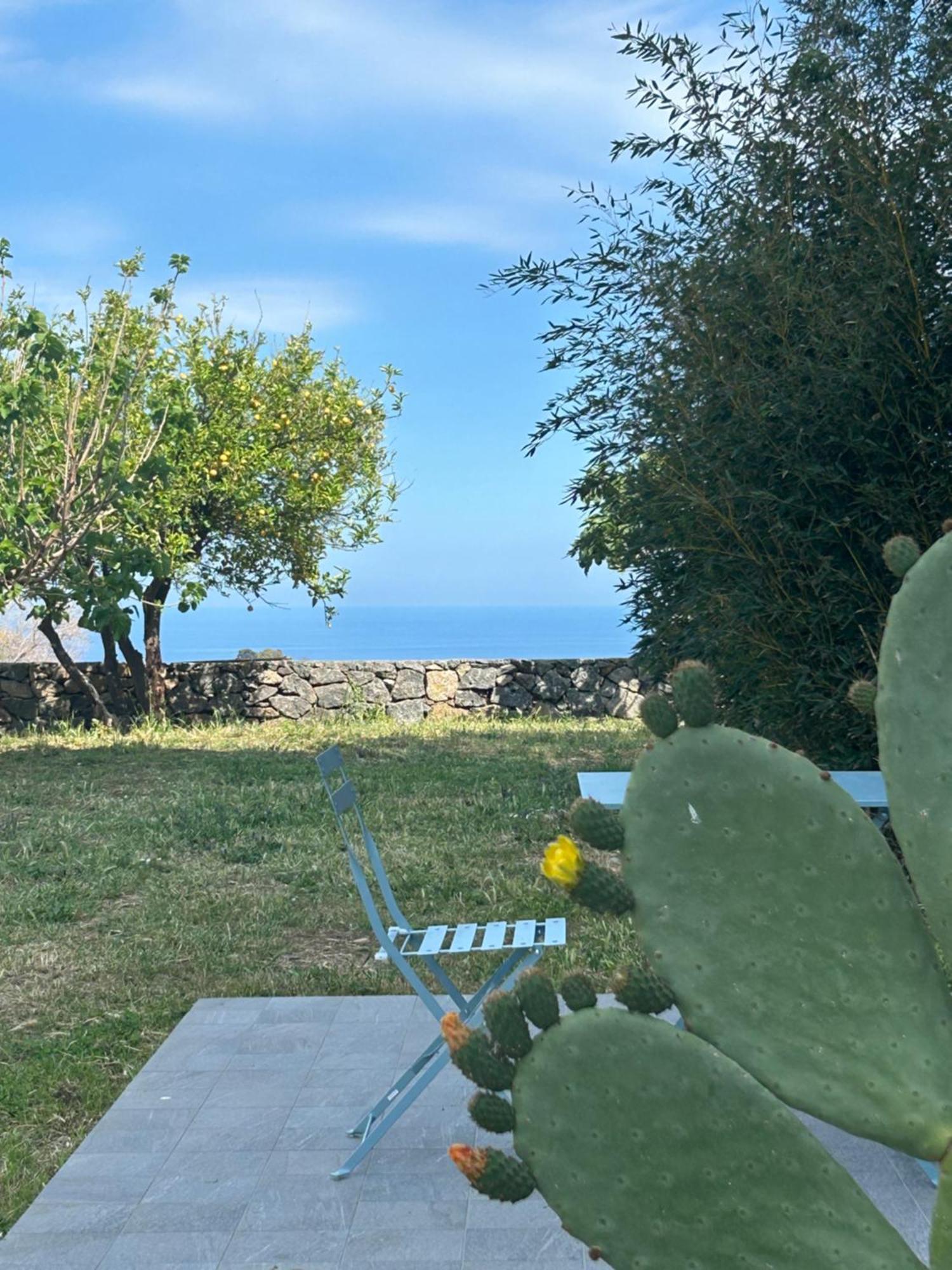 Vista Mare Etna Lägenhet Acireale Exteriör bild